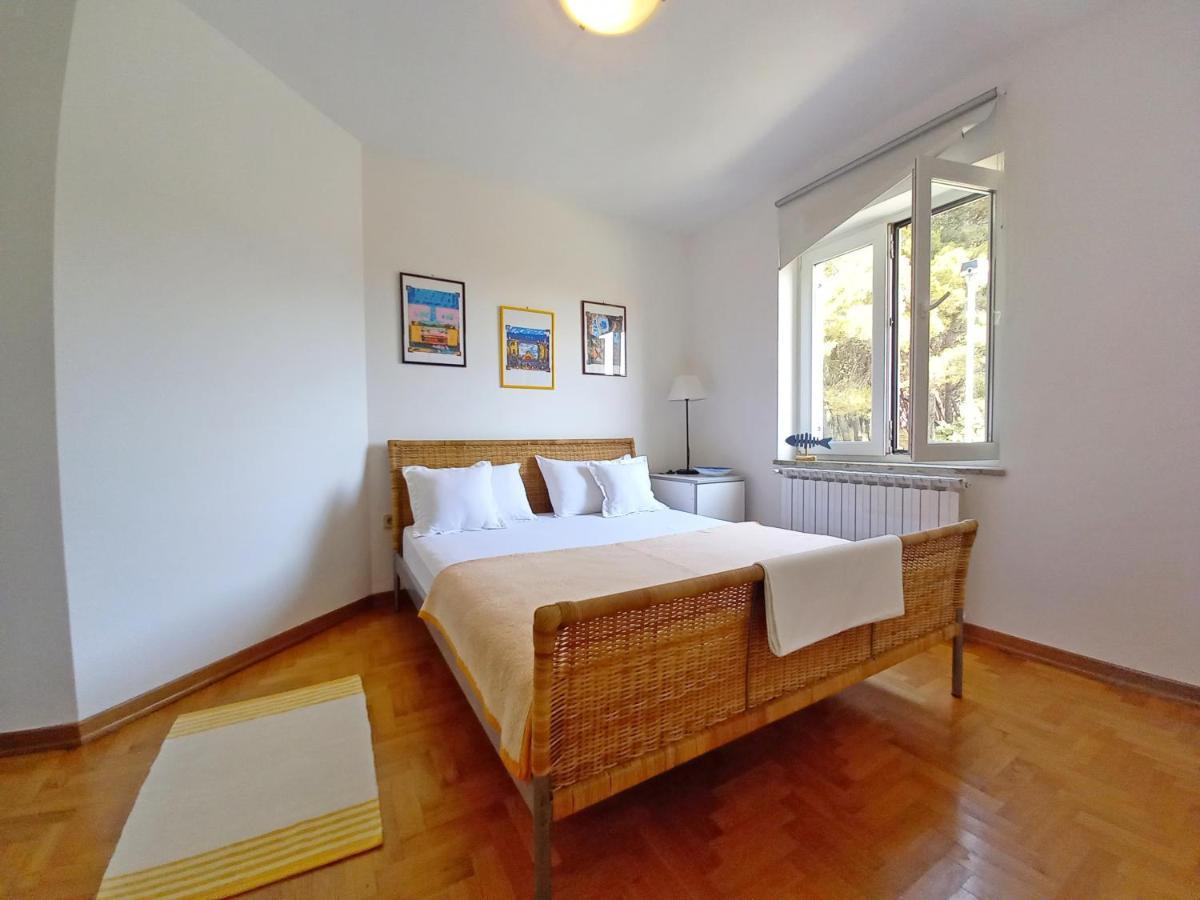 Apartment Lungomare Pula Exterior photo