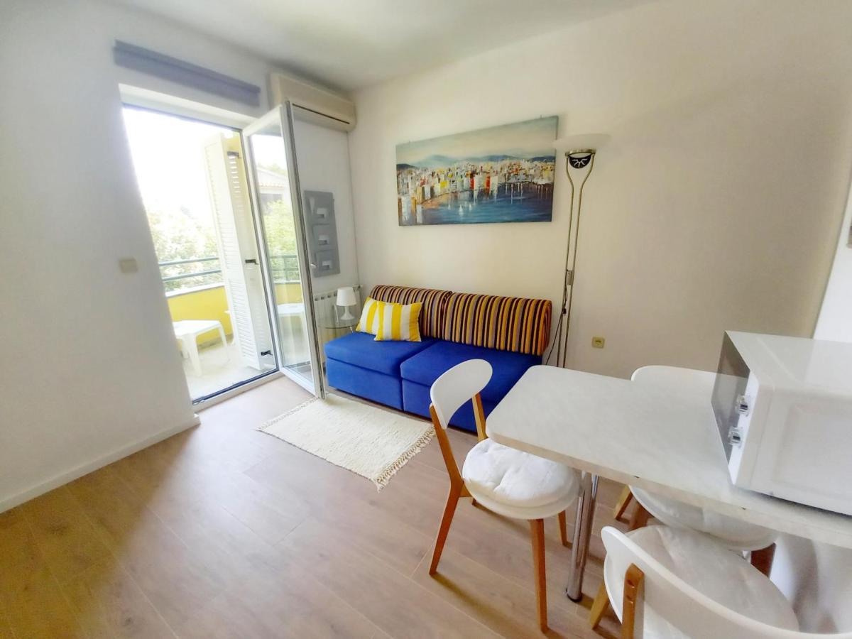 Apartment Lungomare Pula Exterior photo